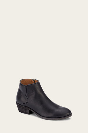 Frye carson cheap piping bootie