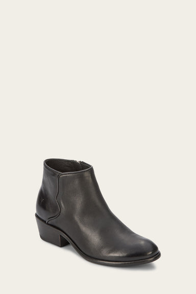 Carson piping hot sale bootie frye