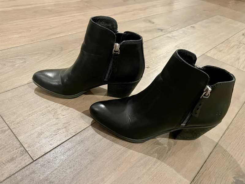 Judy zip bootie store frye