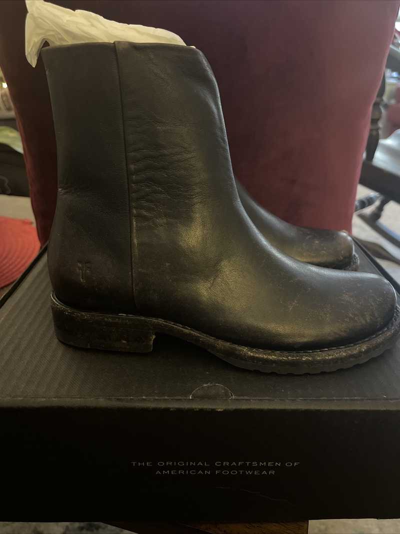 Frye cheap zip bootie